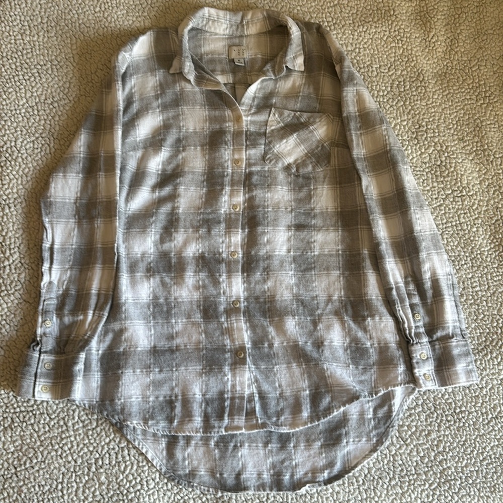 3/$15 PLAID FLANNEL GRAY/WHITE W/ SILVER THREAD POCKET SOFT A NEW DAY SZ M 3/$15 - Picture 7 of 7